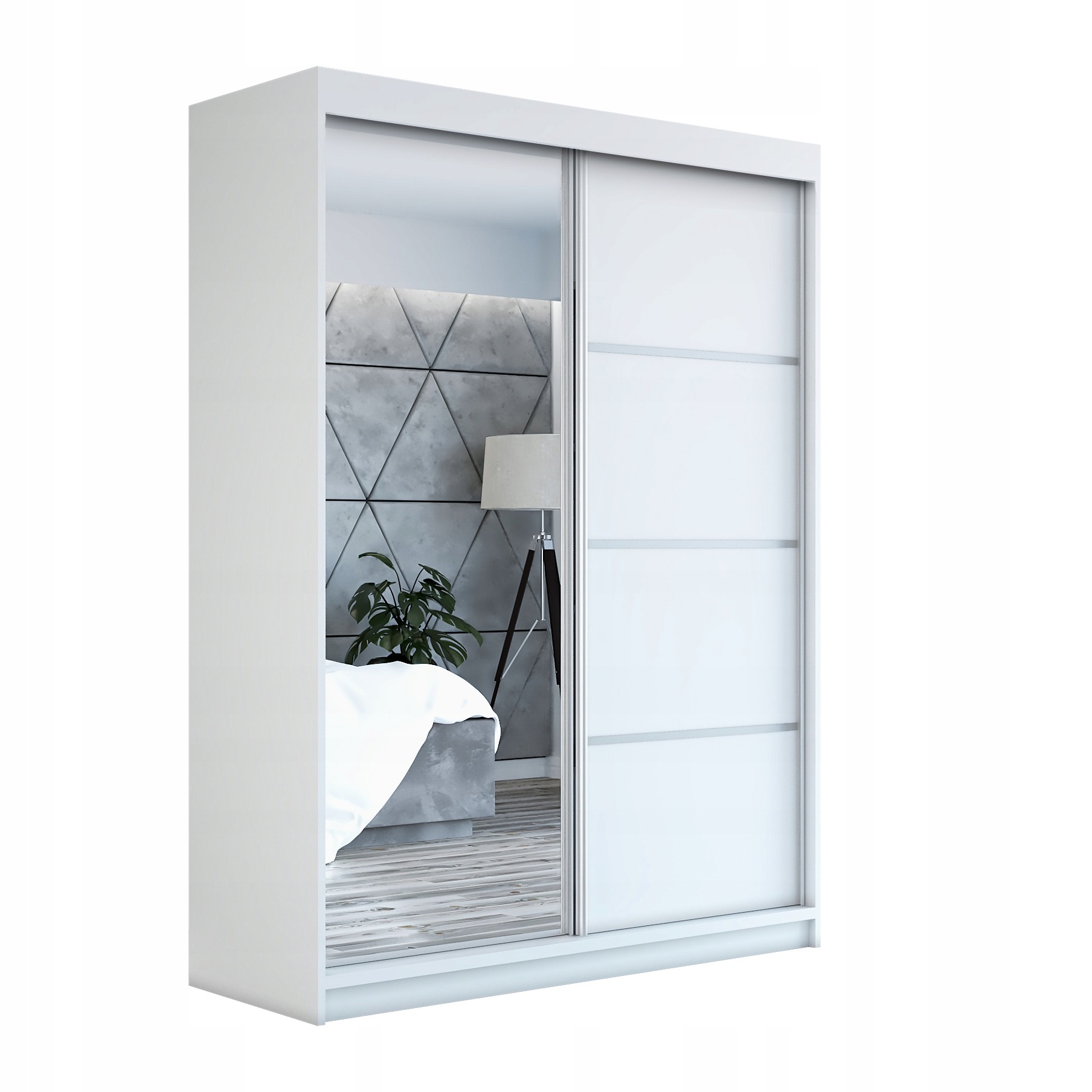 Biała szafa przesuwna z lustrem, odbicie sypialni z szarą tapetą w trójkąty, lampą i rośliną.