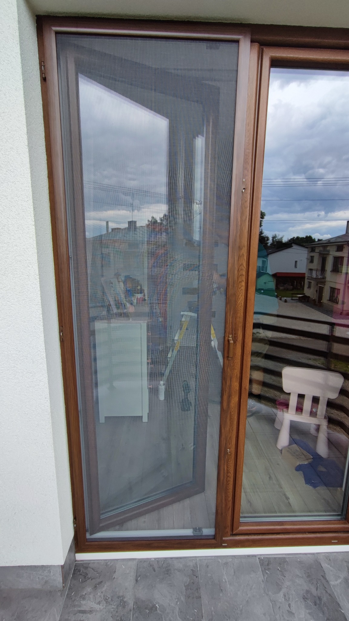 Moskitiery drzwiowe na zawiasach, bogata kolorystyka Wycena, pomiar, zamówienie, montaż