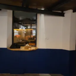 Opaska na ścianie z drewna.