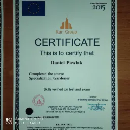 Certyfikat ukończenia kursu ogrodniczego przez Daniela Pawlaka, wydany przez firmę szkoleniową Kar-Group z Ełku, datowany na 19.01.2021, z widocznym logo firmy i numerem identyfikacyjnym.