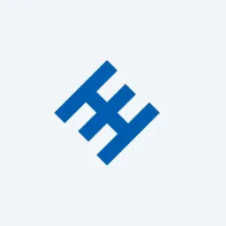 Niebieskie logo firmy Emsit.pl na białym tle, składające się z trzech poziomych belek i dwóch ukośnych.