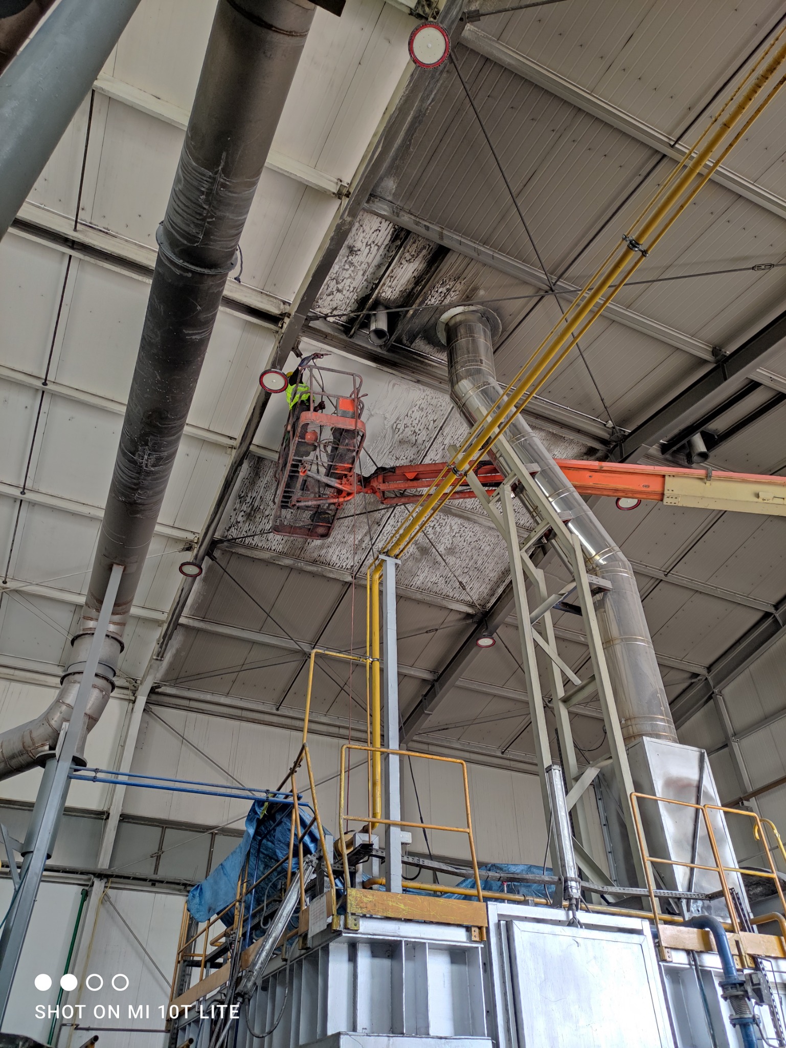 Czyszczenie hali odlewni