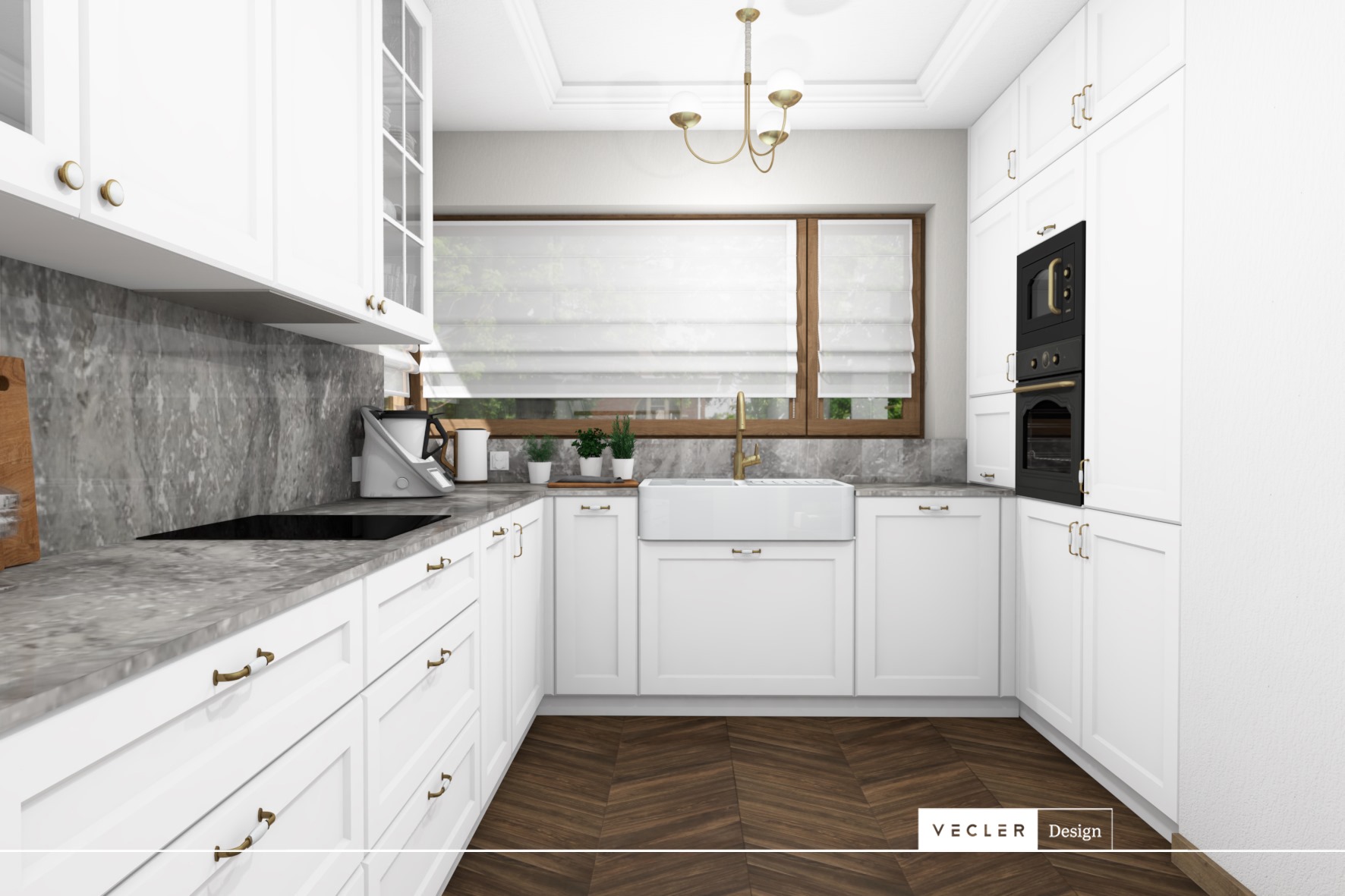 Jasna kuchnia w stylu klasycznym z białymi szafkami, marmurowym blatem i złotą armaturą, widok na okno z roletami rzymskimi i drewnianą ramą, oraz parkiet ułożony w jodełkę.