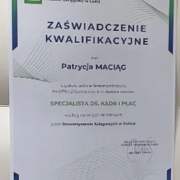 Zaświadczenie kwalifikacyjne specjalisty ds. kadr i płac Pani Patrycji Maciąg, wydane przez Stowarzyszenie Księgowych w Polsce, Oddział Okręgowy w Łodzi.