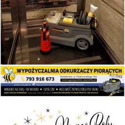 Wypożyczalnia Odkurzaczy Piorących -Pszczółka Warszawa - Profesjonalny odkurzacz piorący Karcher Puzzi 10/1 z lancą spryskującą, umieszczony w pomieszczeniu przypominającym windę, z dekoracyjną tapetą z wieżą Eiffla w tle.