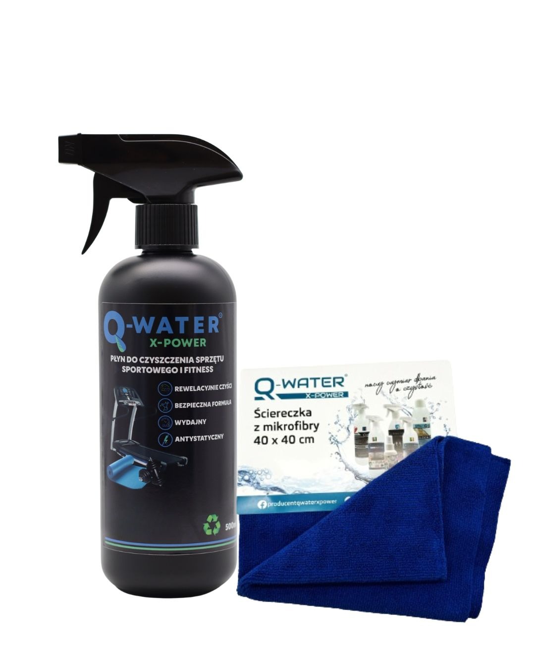 Płyn do czyszczenia sprzętu sportowego Q-Water X-Power z mikrofibrą 40x40 cm. Czarna butelka z rozpylaczem, ulotka informacyjna i niebieska ściereczka z mikrofibry.