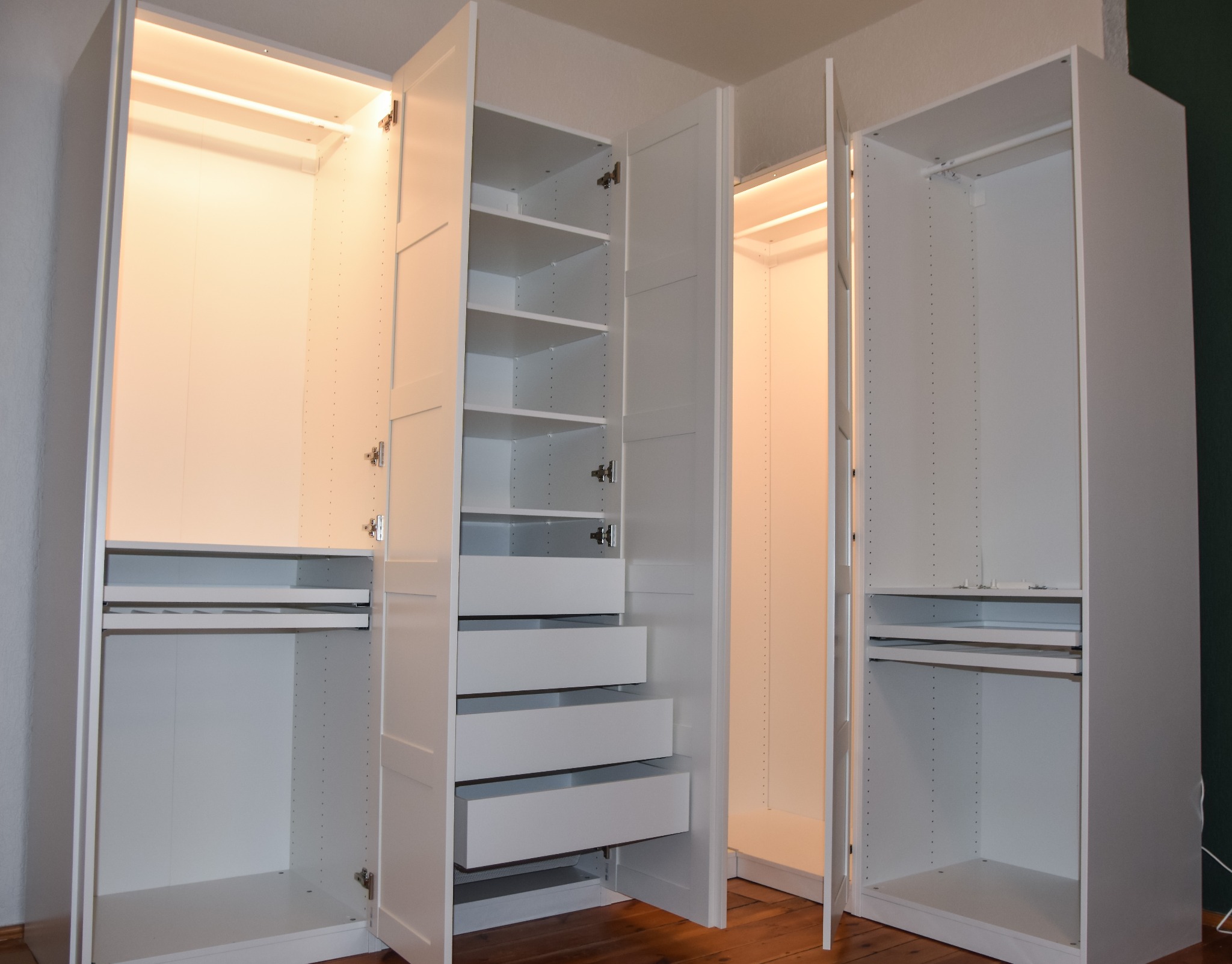 Montaż szafy PAX IKEA