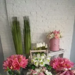 Zaproszenia, pamiątki i dekoracje