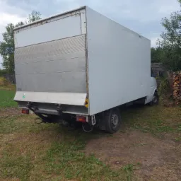 Bus, kontener , winda.