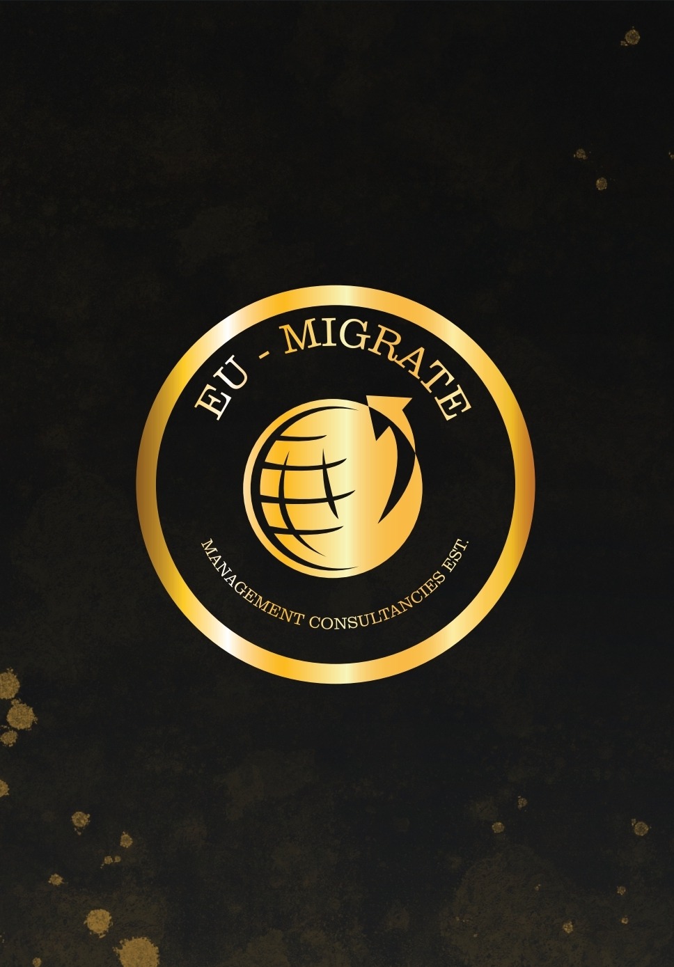 Złote logo firmy EU-Migrate Management Consultancies Est. na czarnym tle z delikatnymi złotymi plamkami. Logo przedstawia globus z zakrzywioną strzałką w okręgu.