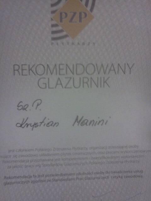 Skan dokumentu rekomendacji glazurnika Krystiana Maniniego przez Polskie Zrzeszenie Płytkarzy z logo PZP w górnej części.