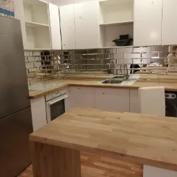 klejenie płytek, montaż kuchni