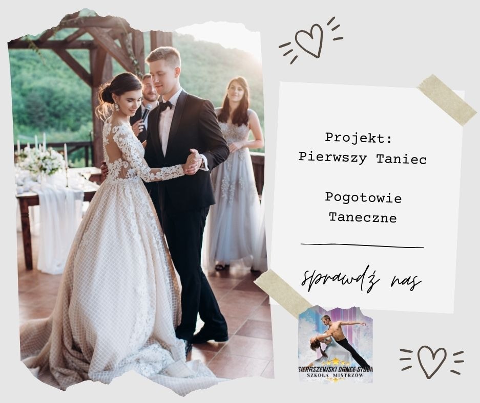 Para młoda w strojach ślubnych tańczy taniec weselny na tle dekoracji ślubnych, z naklejką reklamową 'Pierwszy Taniec - Pogotowie Taneczne' i logo studia tańca.