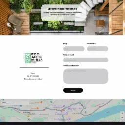 Widok z góry na taras w Toruniu z rattanowymi meblami ogrodowymi i zielenią, prezentowany na stronie internetowej firmy projektującej ogrody.