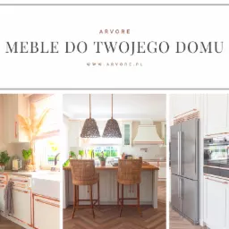 Wnętrze jasnej kuchni z białymi szafkami i miedzianymi akcentami, wyspą kuchenną z hokerami z rattanu, oświetleniem w stylu boho i parkietem ułożonym w jodełkę.