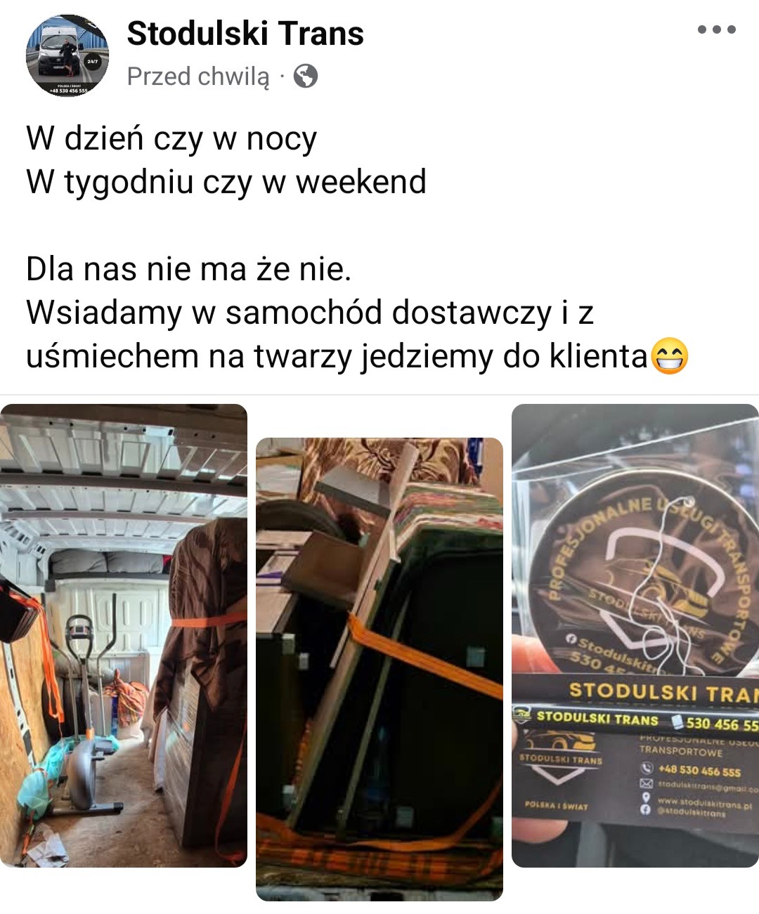 Wnętrze busa z zabezpieczonymi meblami i sprzętem fitness, widoczne pasy mocujące i podnośnik paletowy.