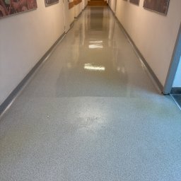 Doczyszczanie /polimeryzacja posadzki 