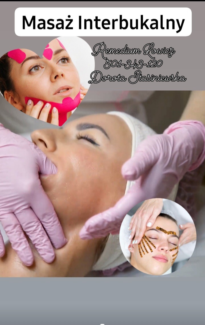 Kobieta podczas zabiegu z użyciem kinesiotapingu na twarzy, dodatkowo widoczne fragmenty twarzy z naklejonymi taśmami i ręce w rękawiczkach wykonujące masaż.