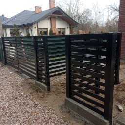 JarBud - Montaż ogrodzenia z wylanym sokolikiem