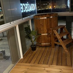 Zagospodarowanie balkonu:
- sauna 
- schładzacz po kąpieli saunowej
- taras