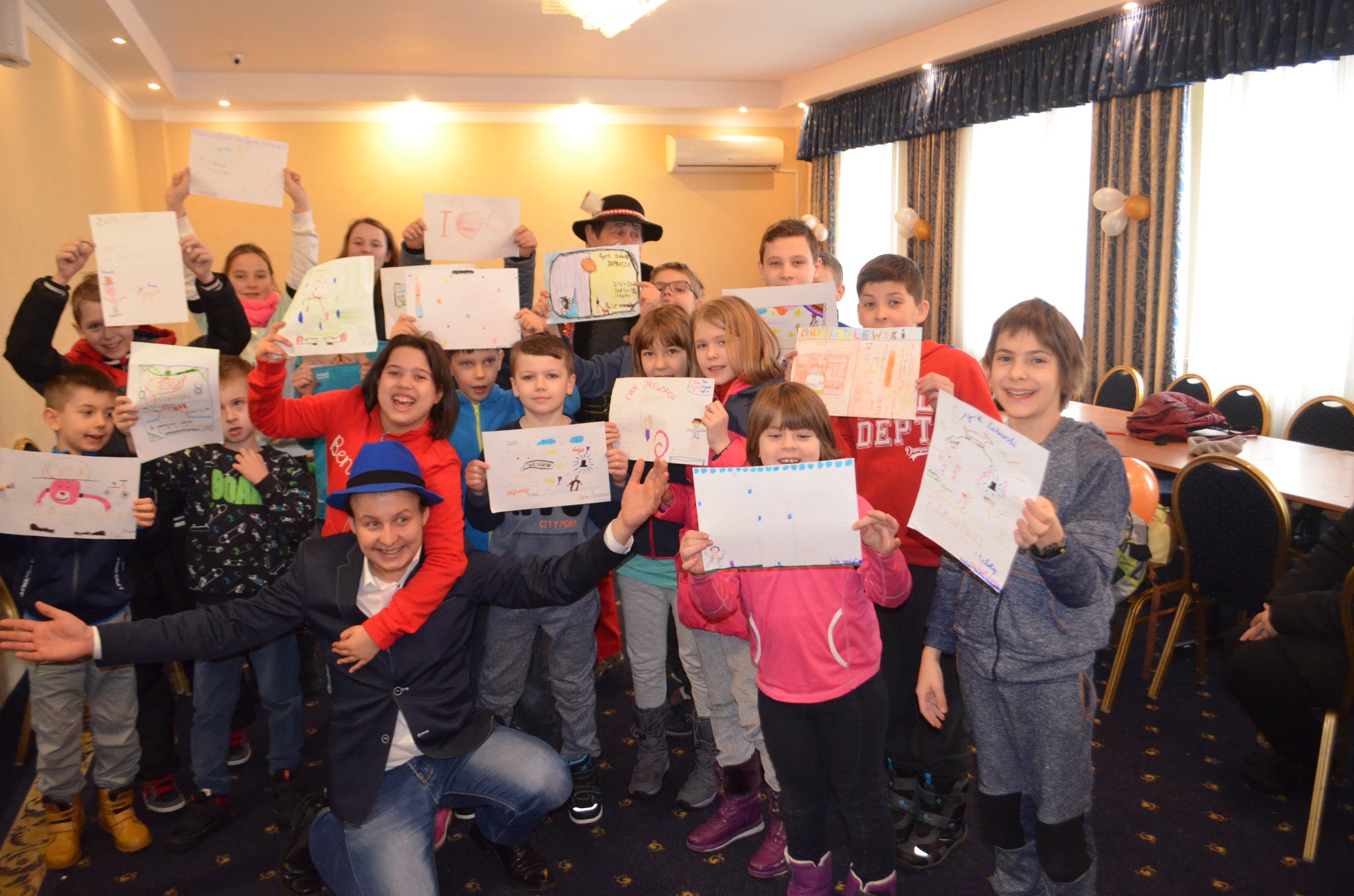 Wszyscy szczęśliwi po występie magika :D