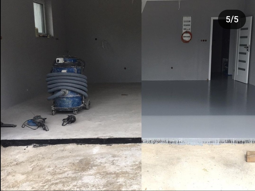 Porównanie stanu posadzki przed i po wylaniu żywicy: po lewej surowy beton z odkurzaczem przemysłowym, po prawej gładka, szara powierzchnia w pomalowanym na szaro pomieszczeniu.