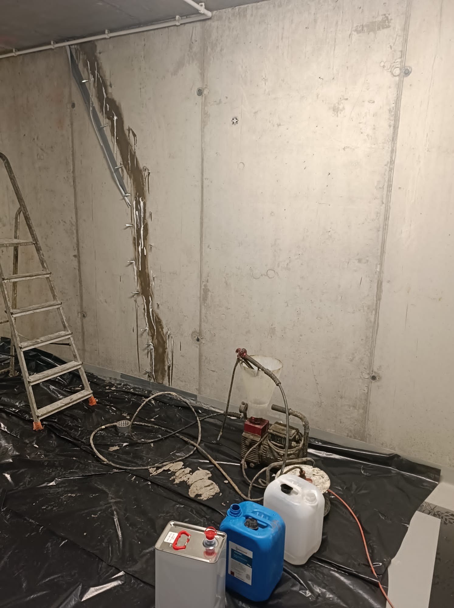 Uszczelnienie przecieku z ściany fundamentowej