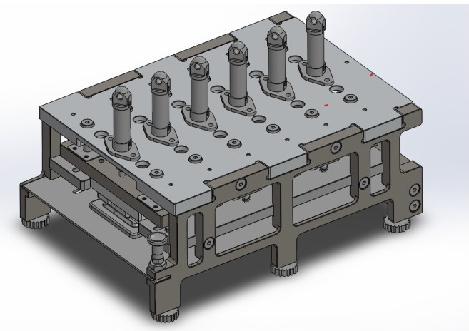 Model 3D platformy z sześcioma cylindrycznymi elementami, widok izometryczny, szara kolorystyka, detale konstrukcyjne, precyzyjne odwzorowanie w programie CAD.
