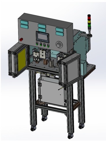 Model 3D maszyny przemysłowej z otwartymi drzwiczkami, widoczne elementy sterujące i sygnalizacja świetlna. SolidWorks.