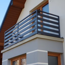Balustrada stalowa, podwójne malowanie proszkowe kolor antracyt 