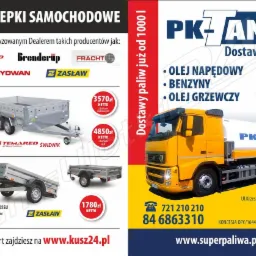 Reklama firmy PK-TANK oferującej dostawy paliw, prezentująca żółtą cysternę z logo firmy na tle informacji o oleju napędowym, benzynie i oleju grzewczym oraz przyczepy samochodowe różnych...