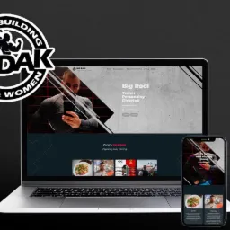 Responsywna strona internetowa trenera personalnego i dietetyka 'Big Rodi' wyświetlana na laptopie i smartfonie, z logo Rodak Bodybuilding w lewym górnym rogu.