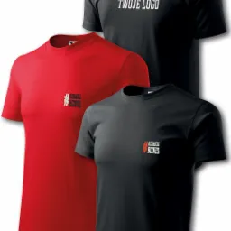 Trzy koszulki: czerwona i czarna z haftowanym logo 'Oznakuj Biznes' na piersi, czarna z nadrukowanym napisem 'TWOJE LOGO' i symbolem na plecach, prezentacja możliwości firmy oferującej haft i nadruki.