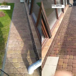 Porównanie kostki brukowej przed i po czyszczeniu, widoczne różnice w kolorze i usunięte zabrudzenia, z lewej strony myjka ciśnieniowa.