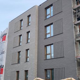 Wykończenie elewacji elastyczną płytką klinkierową „ELASTOLITH”
Kontakt z nami:
☎️ 733 987 008
⌨️ fachowcy.co@gmail.com