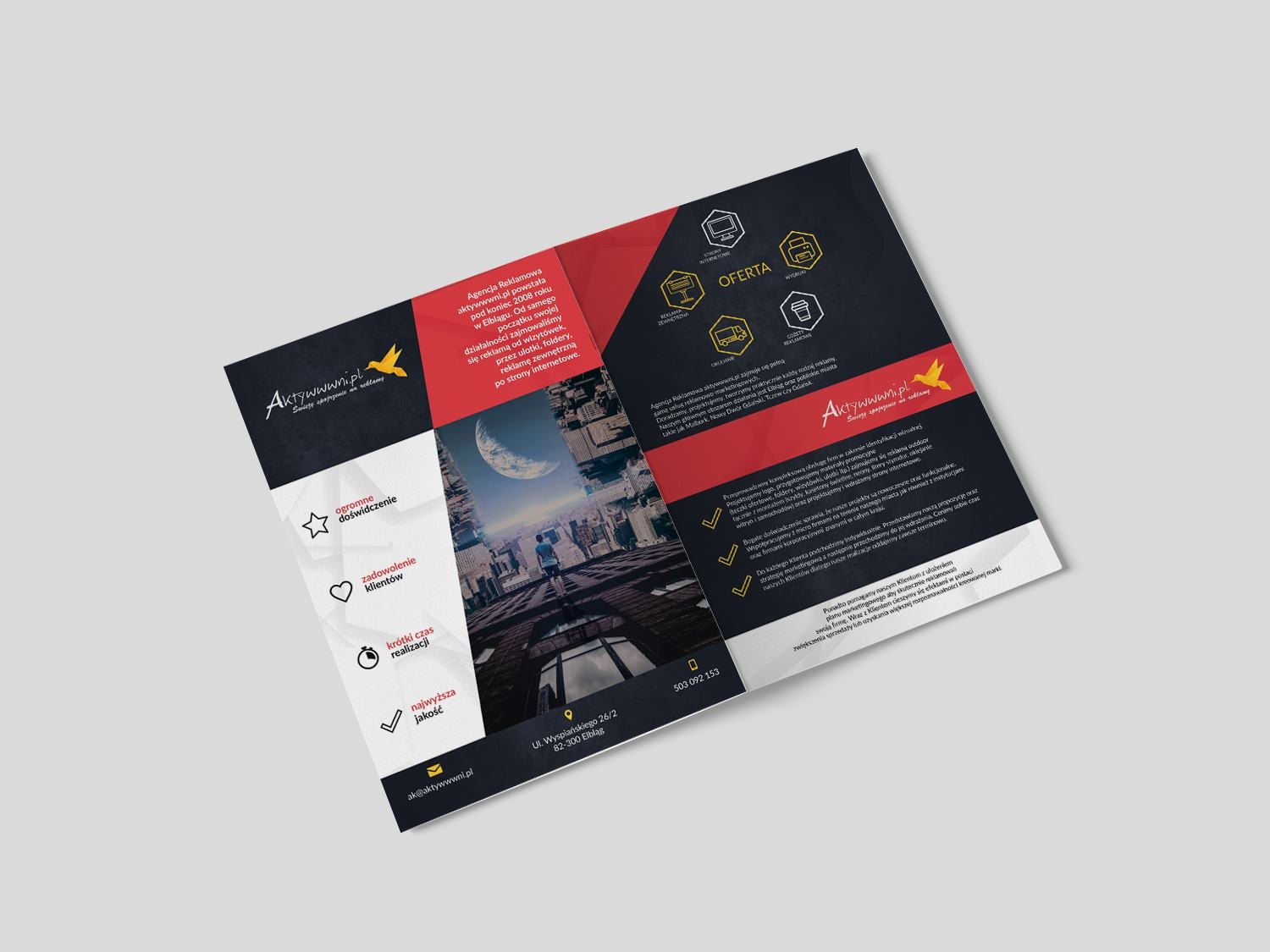Rozłożona ulotka reklamowa z grafiką miejską i informacjami o agencji reklamowej, prezentująca ofertę i dane kontaktowe.