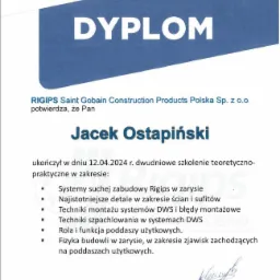 Dyplom ukończenia dwudniowego szkolenia teoretyczno-praktycznego firmy Rigips Saint Gobain Construction Products Polska Sp. z o.o. dla Jacka Ostapińskiego, potwierdzający wiedzę z zakresu systemów...