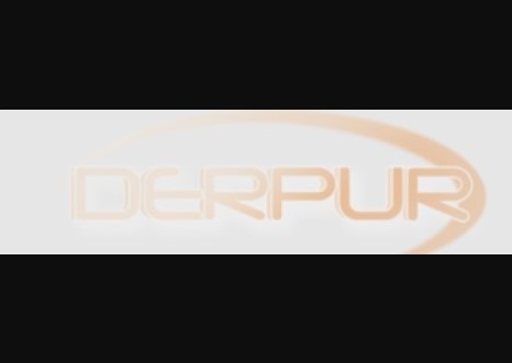 Jasne, rozmyte logo firmy DERPUR na szarym tle, otoczone rozmytą obwódką.
