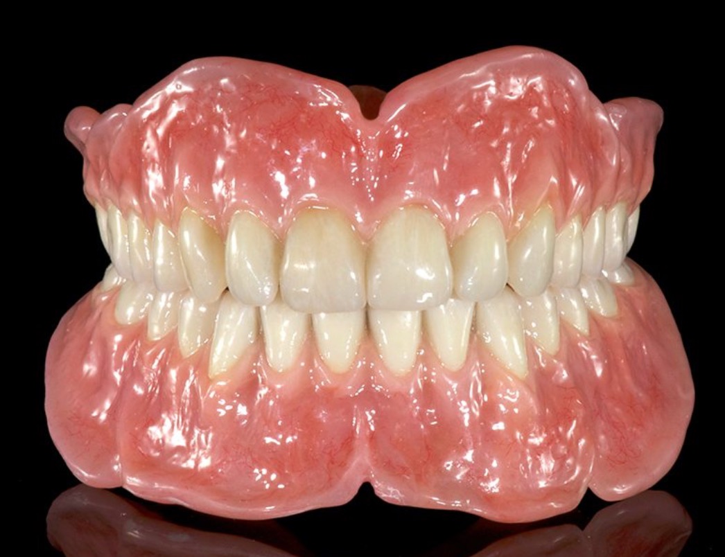 Naprwy Protez i Nowe Protezy Zebowe