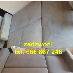 Porównanie kanapy przed i po czyszczeniu, widoczne plamy na górnej części i odświeżony wygląd na dolnej części zdjęcia. Na zdjęciu widnieje napis z numerem telefonu.