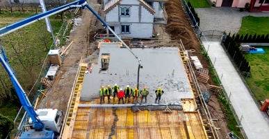 Jedna z brygad realizacji stanu surowego budynku.