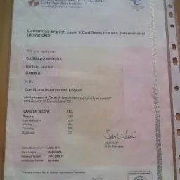 Skan certyfikatu Cambridge English Level 3 (Advanced) z oceną A dla Barbary Spólnej, wydany w Warszawie w czerwcu 2017, z podpisem Saul Nassé.