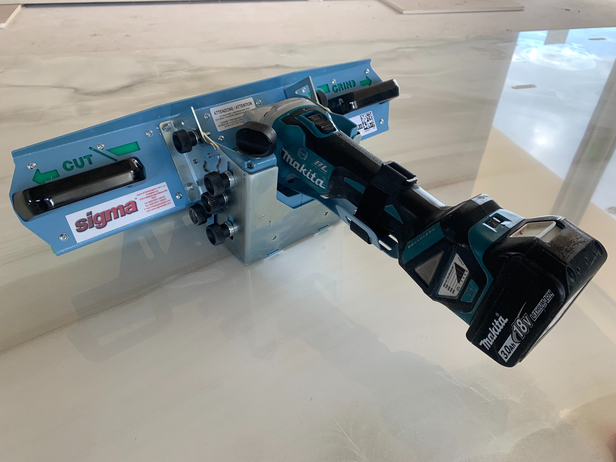 Wynajem urządzenie do ukosowania, szlifowania płytek kąt 45°