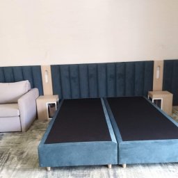 Pokój hotelowy-2podstawy łączone 200x90 pod materac+panel ścienny+kanapa  rozkładana