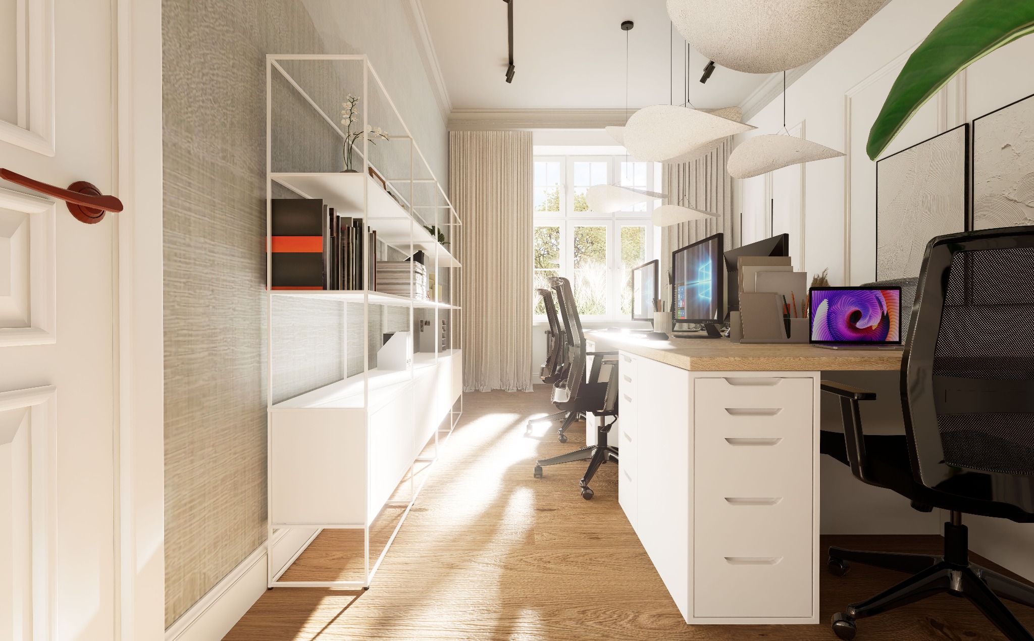 Jasne biuro z dwoma stanowiskami pracy, biurka z drewnianymi blatami, białe szafki i regał z książkami, nowoczesne lampy wiszące w kształcie chmur, krzesła biurowe z siatkowym oparciem, laptop...