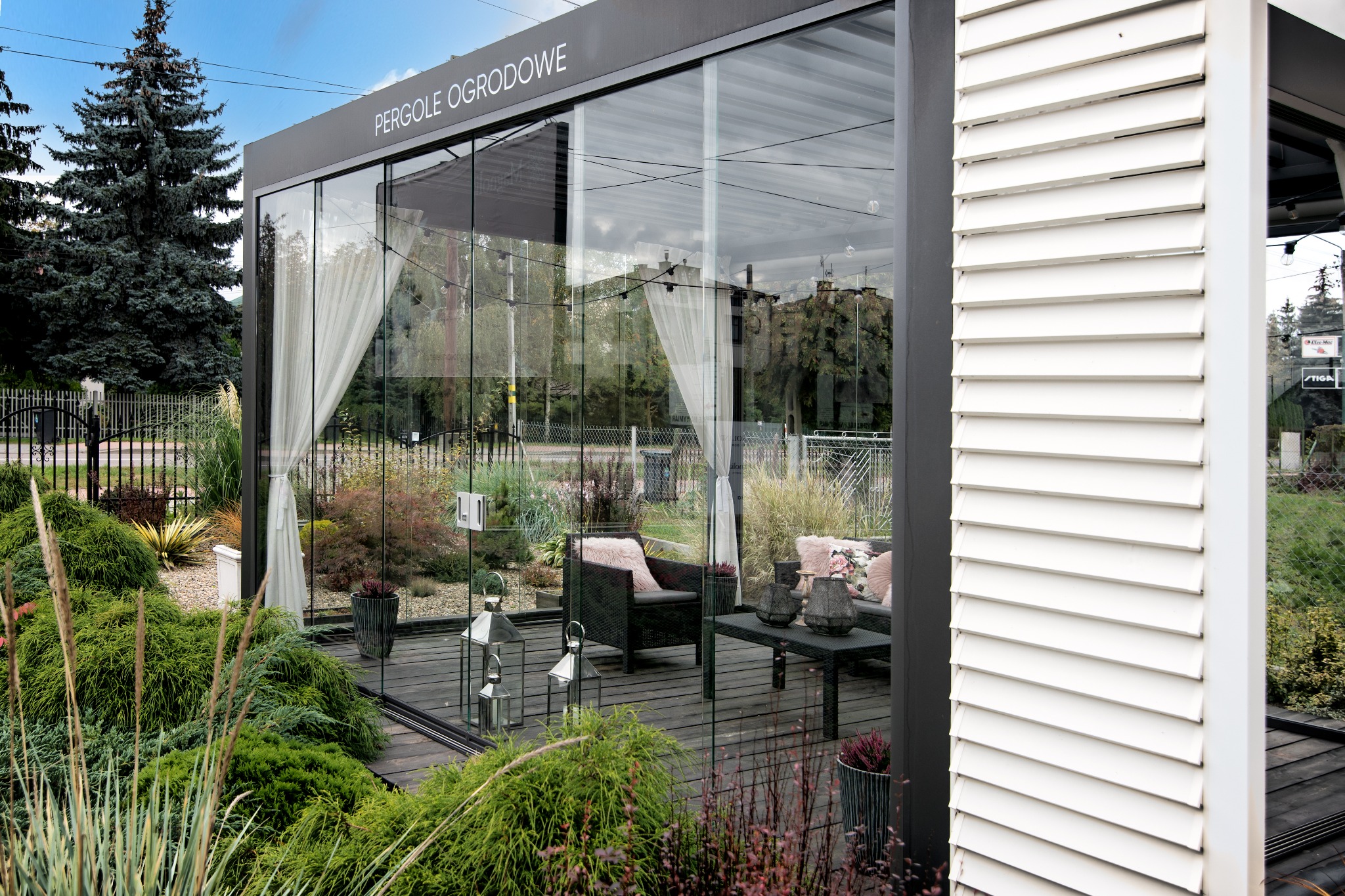 Pergola Ogrodowa z szybami przesuwnymi