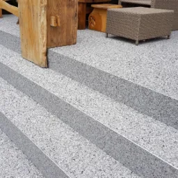 Kamienny dywan na tarasie.