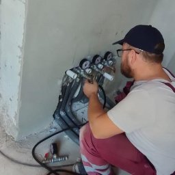 Po każdej wykonanej instalacji wykonujemy próbe powietrzem i zostaje ona nabita do czasu montażu kotłowni lub zakończenie prac wykończeniowych.