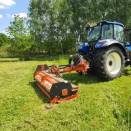 Koszenie kosiarką bijakową tylno-boczną szer. robocza 2m.