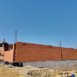 AMH BUD SP. Z O.O. - Gorzyce. Budynek handlowy. Murowanie ścian z pustaków ceramicznych